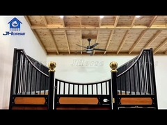 পোর্টেবল প্রিফ্যাব ঘোড়ার খামার নিরাপদ ঘোড়া স্থিতিশীল ধাতব ঘোড়া স্টল বাঁশ কাঠের সাথে সামনের বাক্স